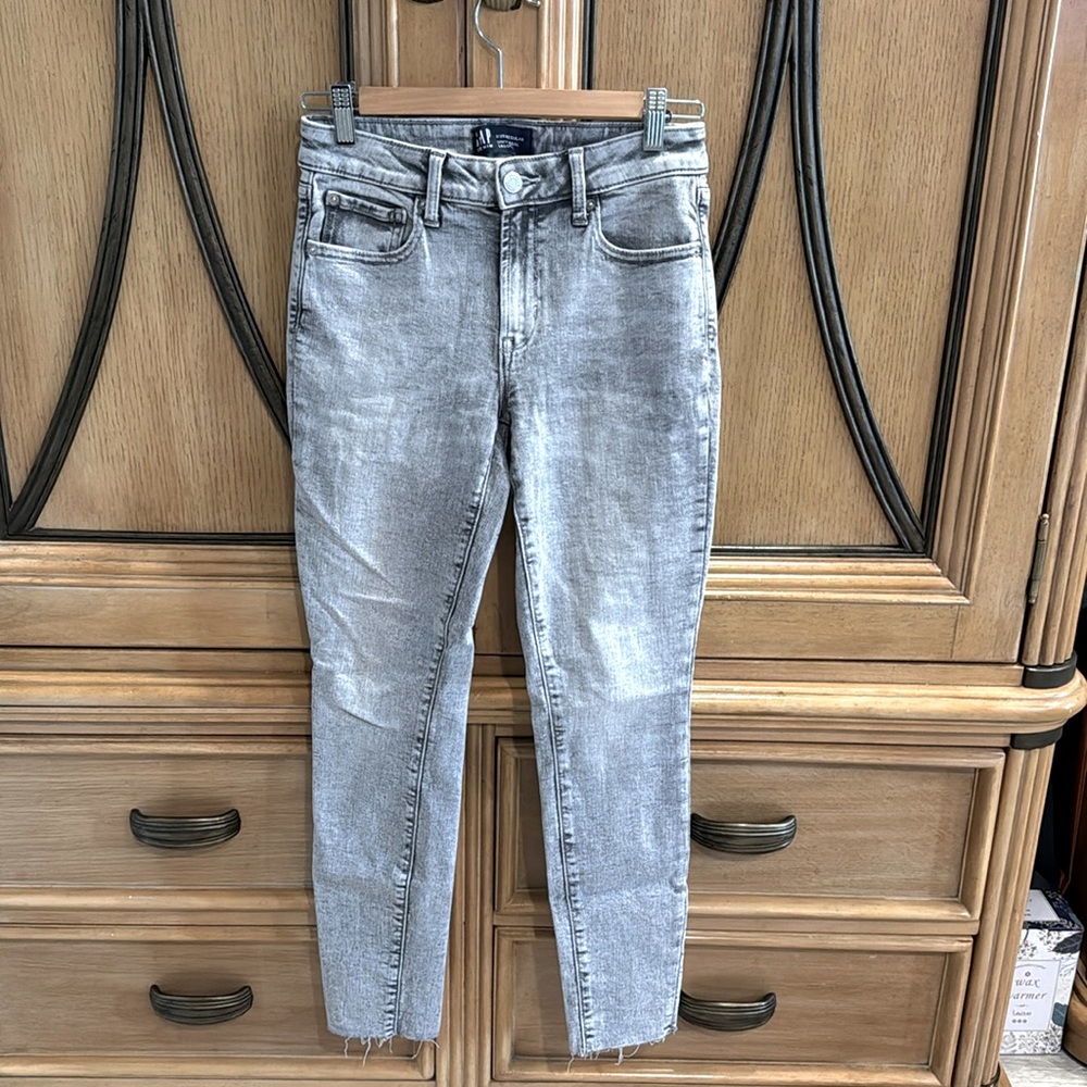 GAP denim jeggings, light grey washed, regular length, size 26